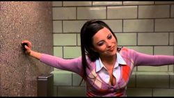 2 maedchen und eine toilette