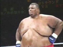 273 kg gegen 76 kg im ring