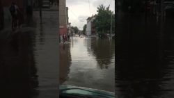 auto saeuft im wasser ab