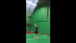 badmintonspieler zeigt was er ka