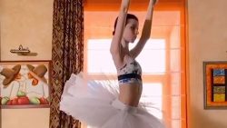ballerina does one minute long s