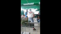 besoffene frau will sich pruegel