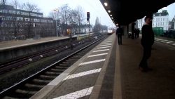 Bitte nicht einsteigen in diesen Zug bitte nicht einsteigen in diesen