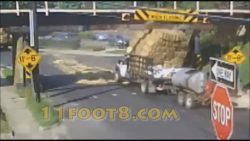 Brücke ist zu klein für LKWs bruecke ist zu klein fuer lkws