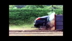 Crash Test – Mit 190 km/h an die Wand crash test mit 190 km h an die w