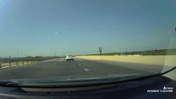 da steht doch ein regal auf der