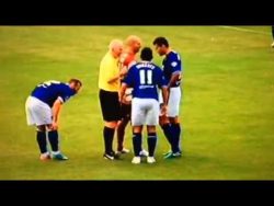 dem gegner die hose runterziehen