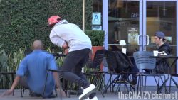 Den Stuhl weg ziehen den stuhl weg ziehen