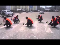 Den Zebrastreifen von der Straße klopfen - ABM den zebrastreifen von der strass