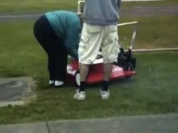 der fliegende rasenmaeher in der