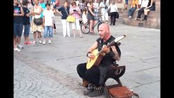 die unglaubliche tonlage eines s