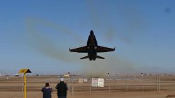 ein duesenjaeger startet durch u