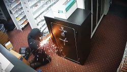 Einbruch bei laufender Kamera einbruch bei laufender kamera