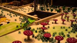 eine murmelbahn mit ueber 11 000