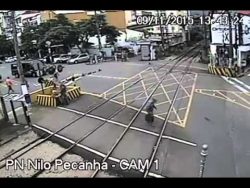 entspannt ueber den bahnuebergan 2