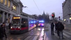 Erst schauen und dann über die Straße gehen erst schauen und dann ueber die