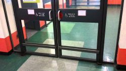 Extrem quietschende Tür extrem quietschende tuer