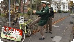 Fahrrad abstellen verboten - Polizist rastet aus fahrrad abstellen verboten poliz