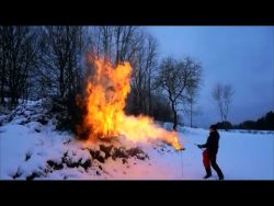 flammenwerfer gegen wasserschlau