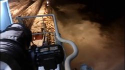 frachtschiff im sturm mit proble