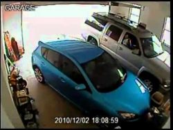 frau kommt mit auto nicht aus de