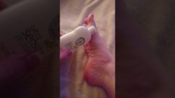 Füße einölen nach einem hartem Arbeitstag fuesse einoelen nach einem harte