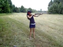 gebt frauen keine waffe in die h