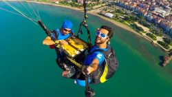 gleitschirmflieger spielen backg