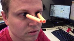 gummipfeile in den augen haben