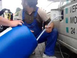 In ein Diesel muß auch Diesel rein und nicht Benzin in ein diesel muss auch diesel r