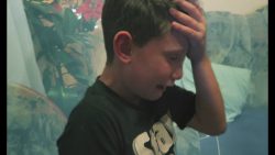 Junge bekommt KEINE PS4 zu Weihnachten junge bekommt keine ps4 zu weihn