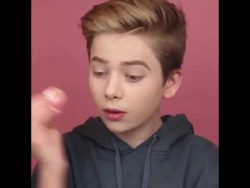 Junge schminkt sich professionell junge schminkt sich professionel