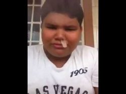 junge singt let it go