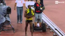 Kameramann fährt Usain Bolt an kameramann faehrt usain bolt an