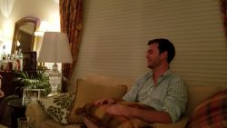 kissen auf dem finger drehen