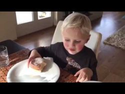 Kleines Kind erklärt, ist Mama ein Mensch oder... kleines kind erklaert ist mama e