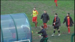 Komischer Torjubel wird bestraft mit der roten Karte komischer torjubel wird bestraft