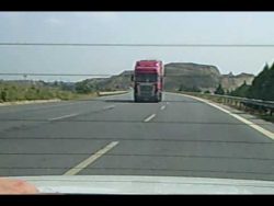 lkw faehrt 132 km h in der tuerk