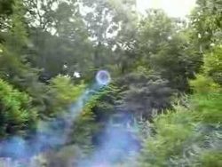 luftkanone schiesst rauchringe