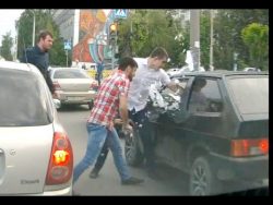 lustige leute im verkehr