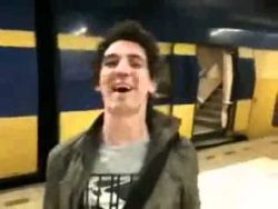 mann verpasst seinen zug