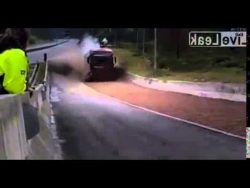 mehrtonner rast auf notfallspur