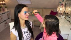 Meine Tochter schminkt mich wieder meine tochter schminkt mich wied