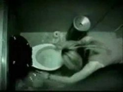 mit dem kopf voll in die toilett