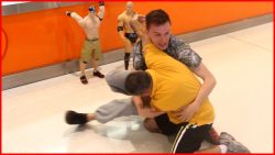 mit doenerladenbesitzer um einen