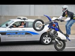 motorrad stunters vs polizei