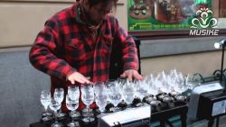 musik mit glaesern in der fussga