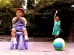 oma schiesst baby weg