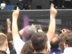 Opa geht auf Death Metal Konzert voll ab opa geht auf death metal konzert