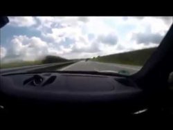 Porsche ist zu langsam für das andere Auto porsche ist zu langsam fuer das